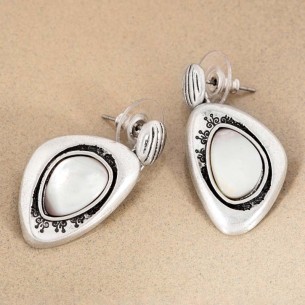 Boucles d'oreilles SHELL ROCKS Silver Pendantes courtes Ethniques Argenté Laiton argenté Nacre